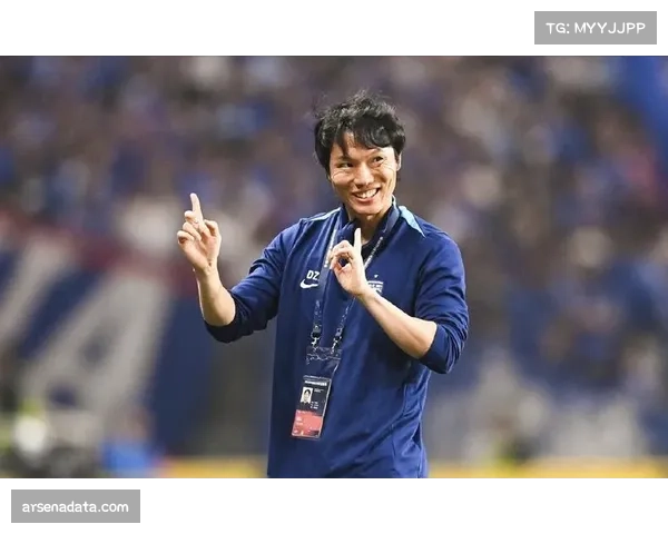 武汉三镇换帅风波：本土救火教练邓卓翔被排除出新赛季教练组