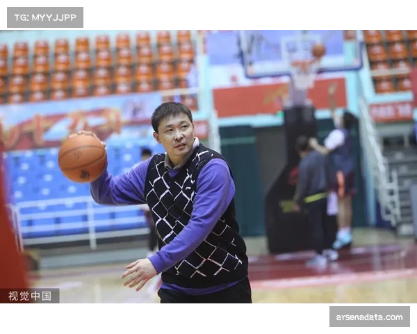 【2026年4月CBA联赛·人物·动态北控男篮官方宣布，主帅闵鹿蕾因身体原因将缺席季后赛剩余赛事